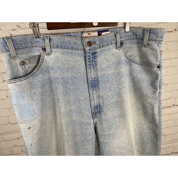 Levi Strauss Relaxed Fit 540 Distressed Wrinkle Free Light Wash Jeans (42x31.5) - Picture 7 of 16
